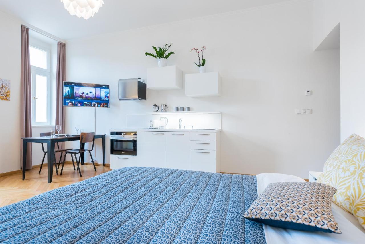 Beautiful Mala Strana Studio By Easybnb プラハ エクステリア 写真